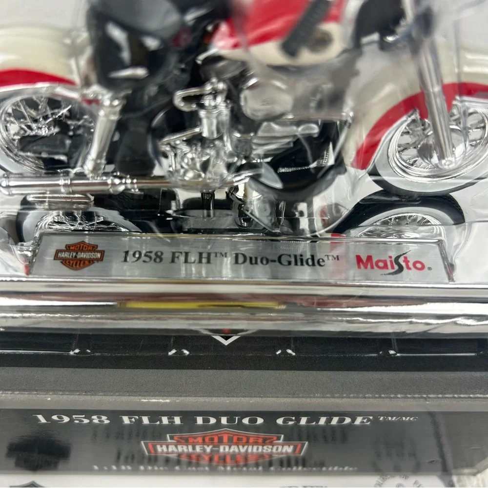 NIB - Maisto (Avon) Harley-Davidson 1958 FLH Duo Glide 1:18 Die Cast Collectible